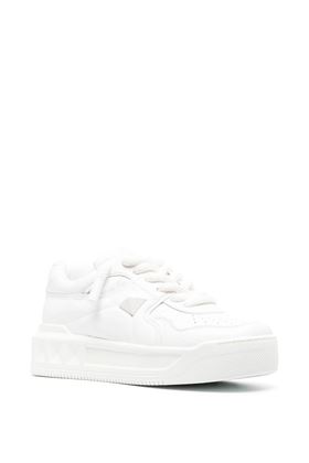 Sneakers firma in nappa bianco avorio con borchie romane Valentino Garavani | 5Y2S0G37XTM0BO